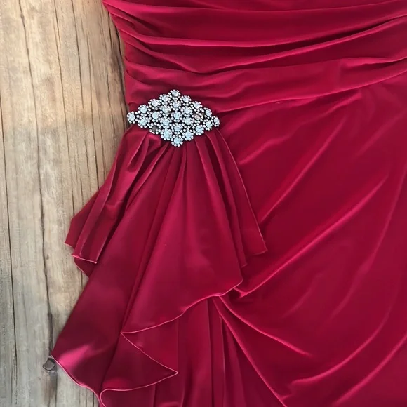 Eve Hunter Red Dress with diamantés detailing - Worn Once - size 18 - Picture 6 of 8